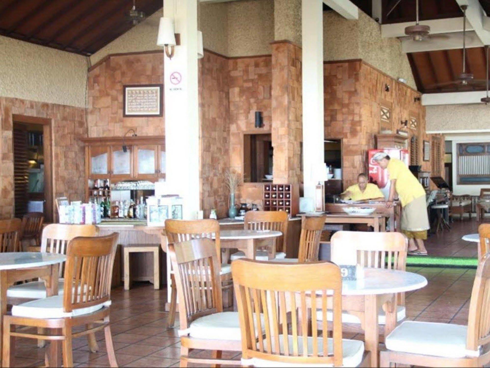 Besakih Beach Hotel 3*