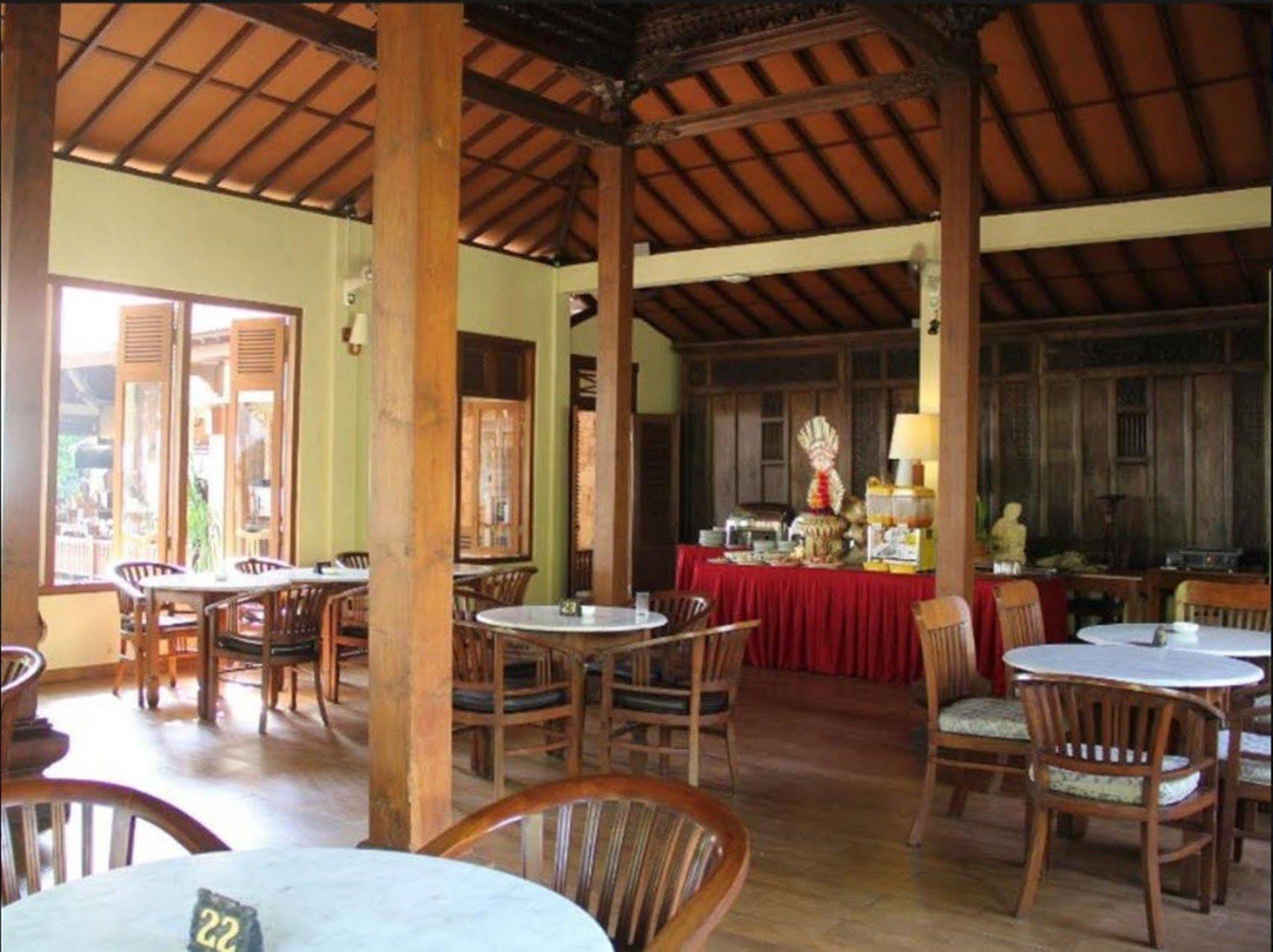 Besakih Beach Sanur (Bali)