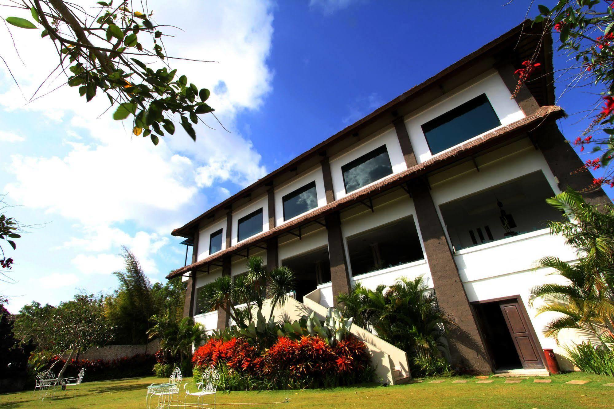 Hotel Hillstone Uluwatu 5*