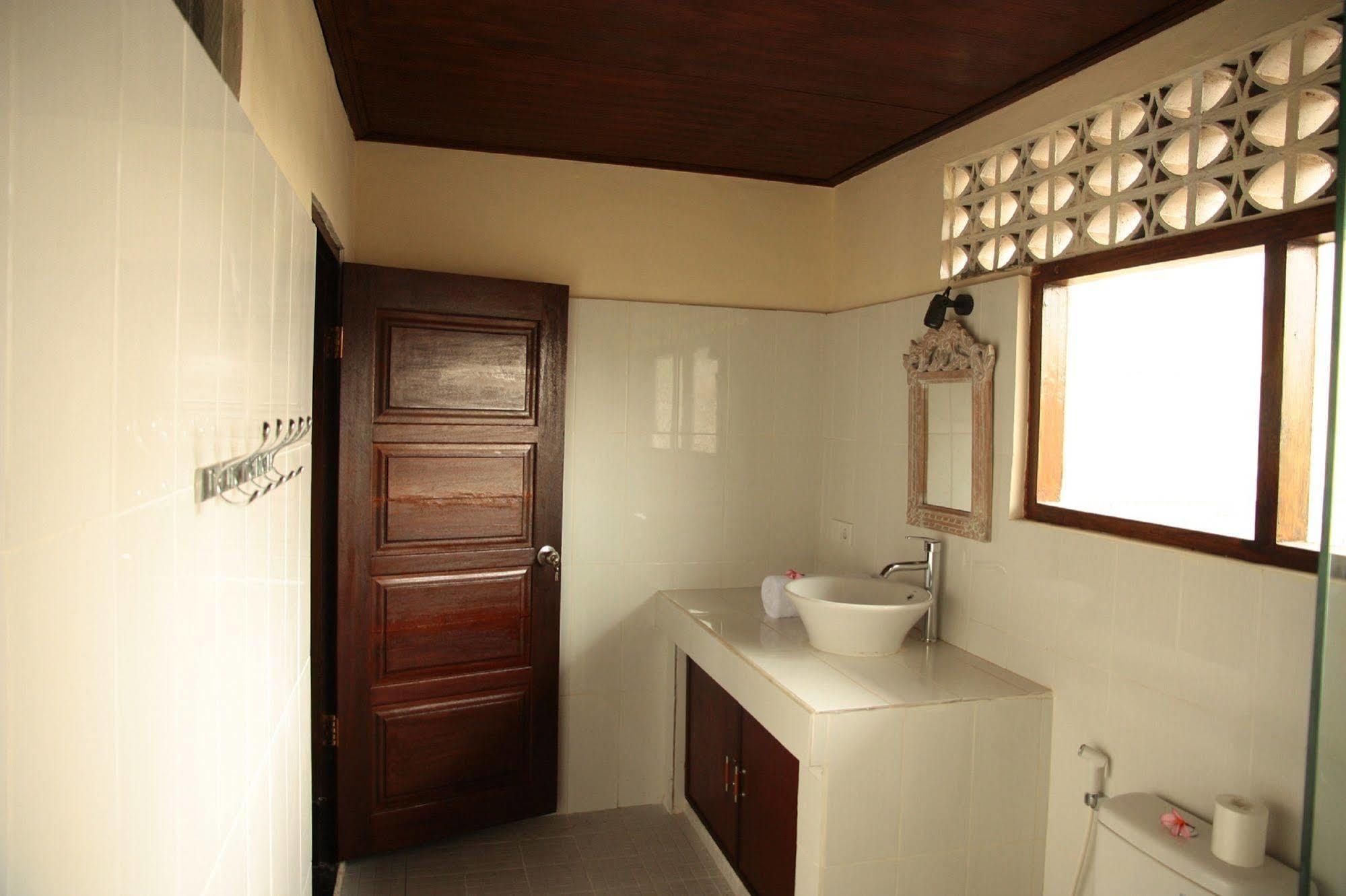 Oka Kartini Holiday park 2*