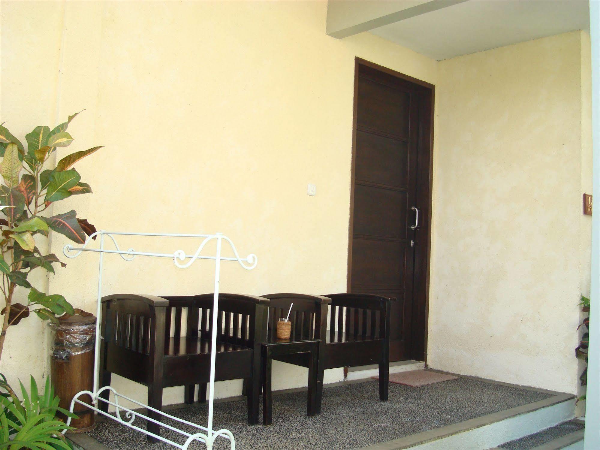 Anini Raka & Resort 4*