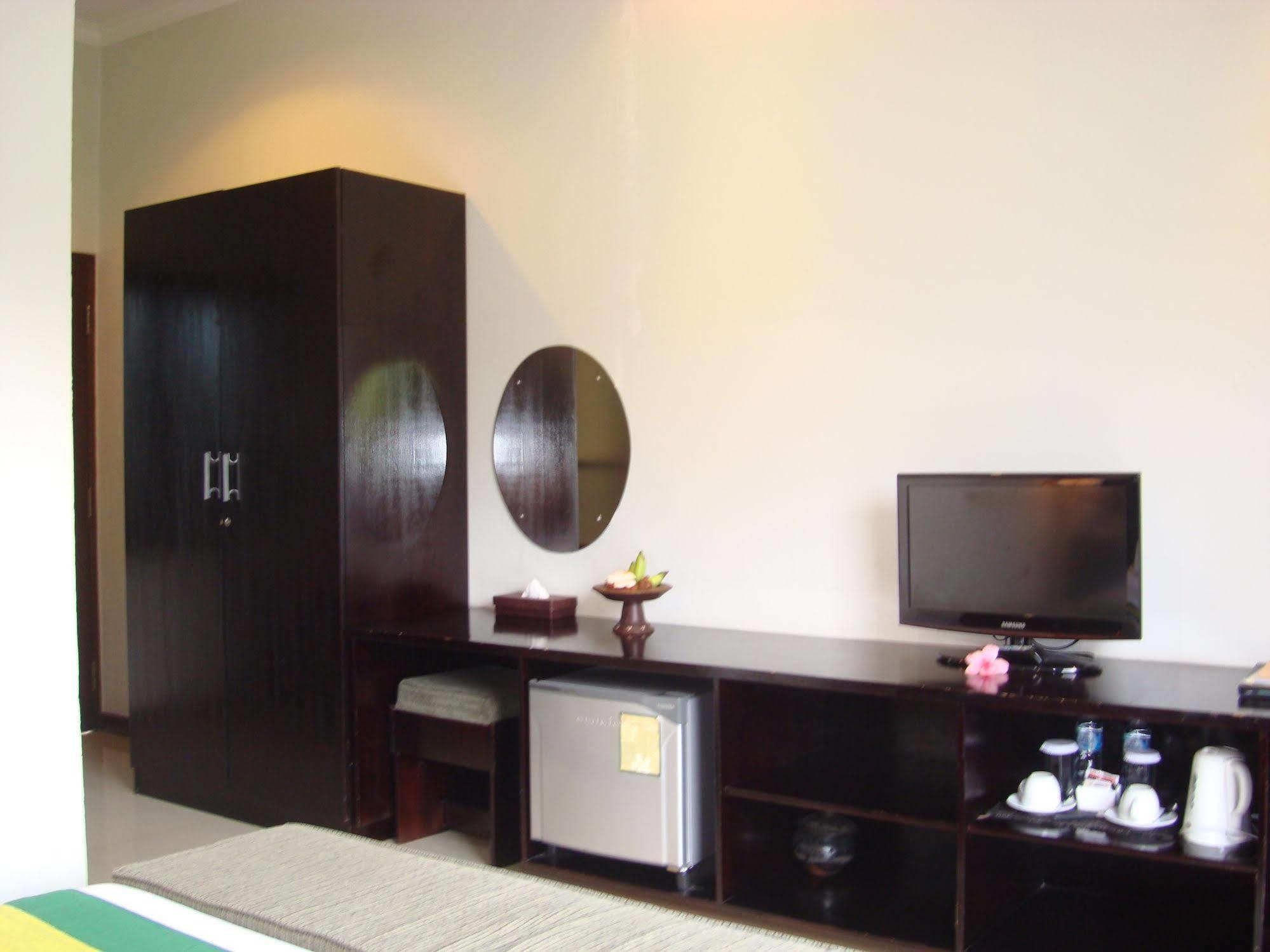 Anini Raka & Resort 4*