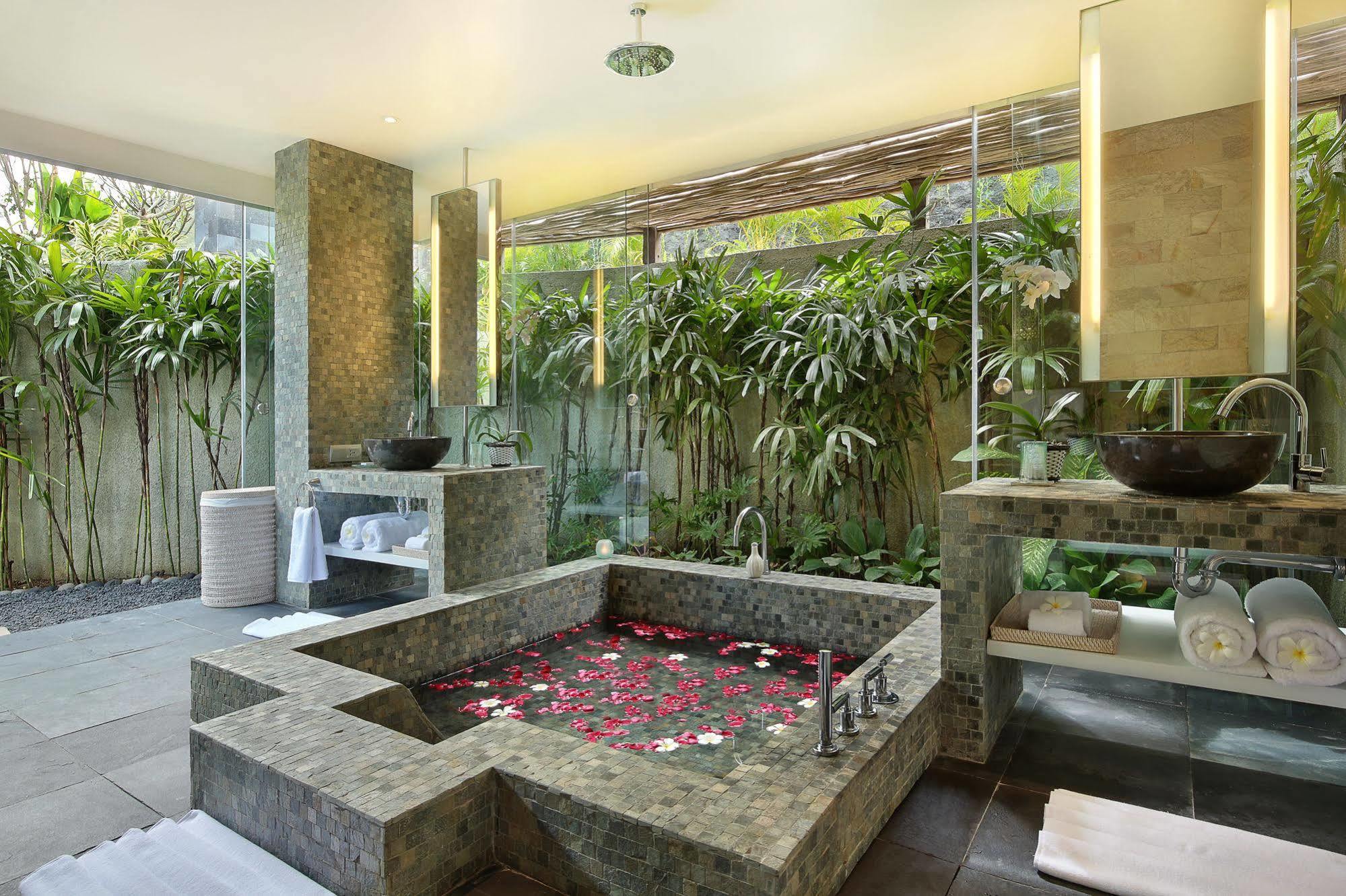 Hidden Hills Villa *