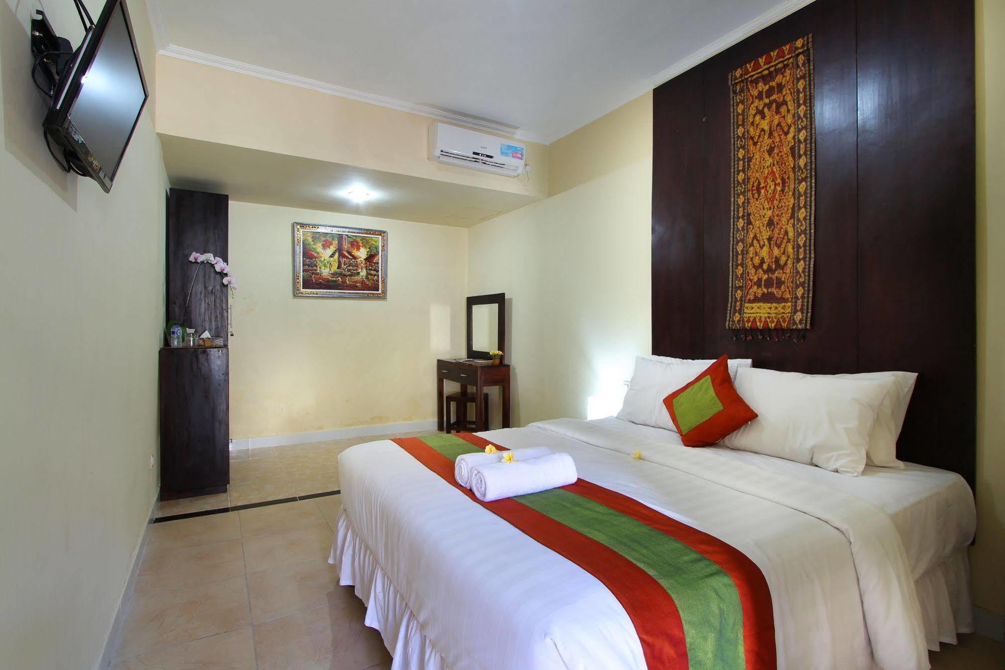 Hotel Lestari & -