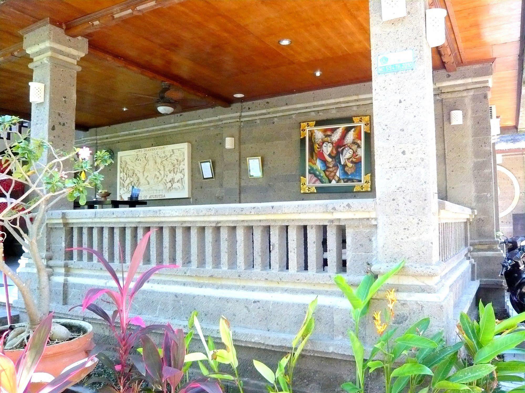 Happy Guest house 3*