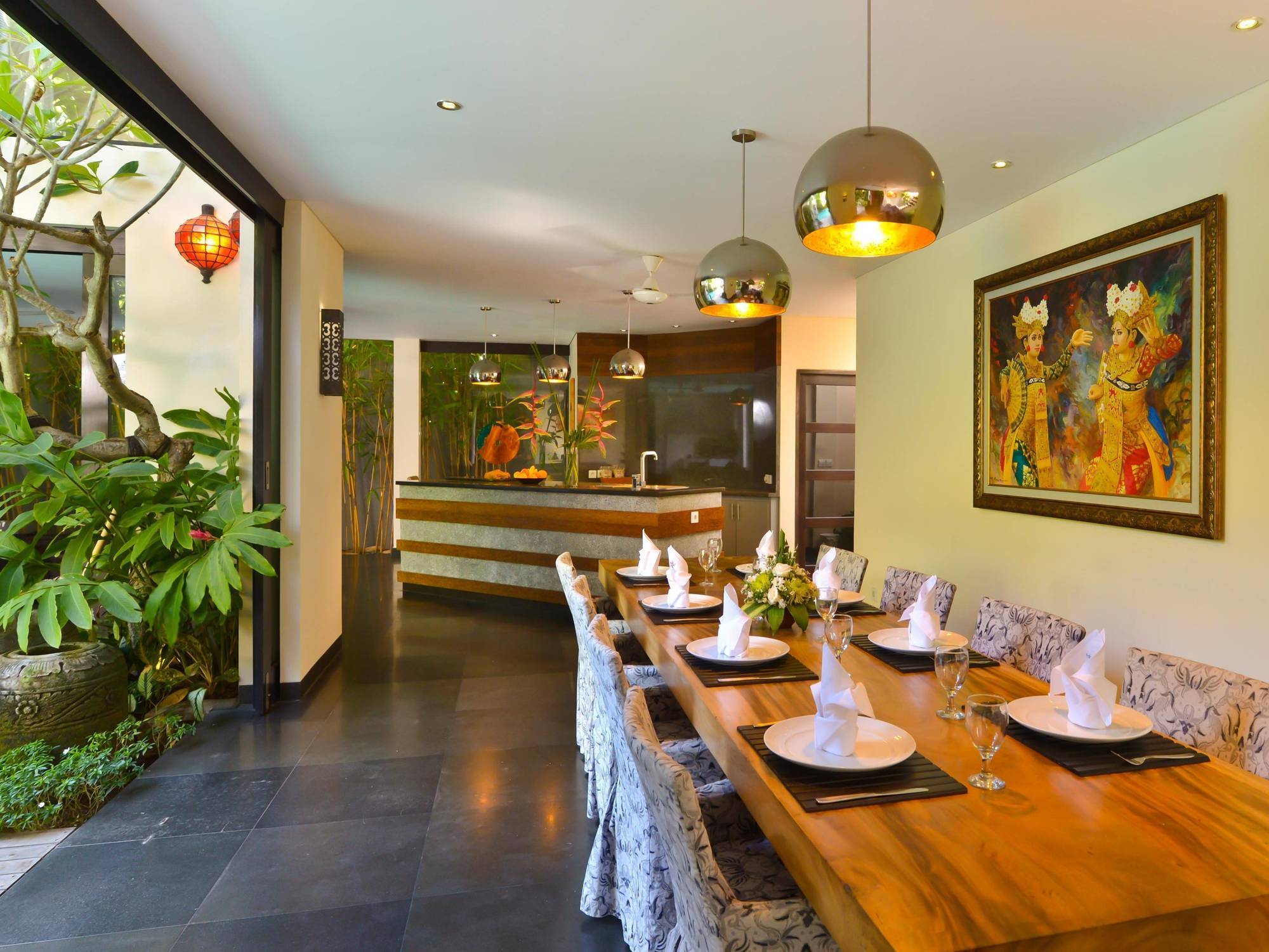Elok * Seminyak (Bali)