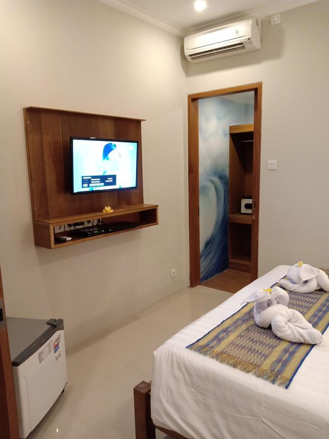 T & J Hotel