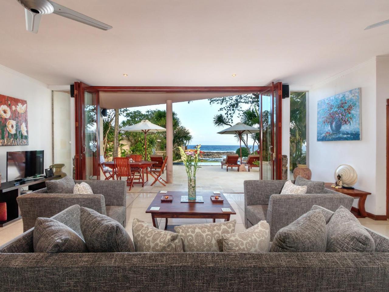 Villa Pantai By Finder