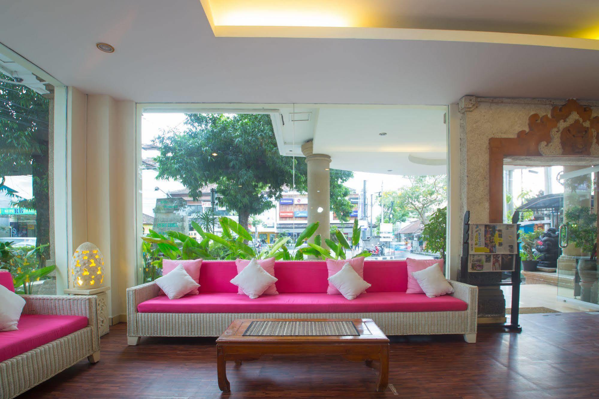 Wisma tamu Reddoorz @ Raya Kuta 2*