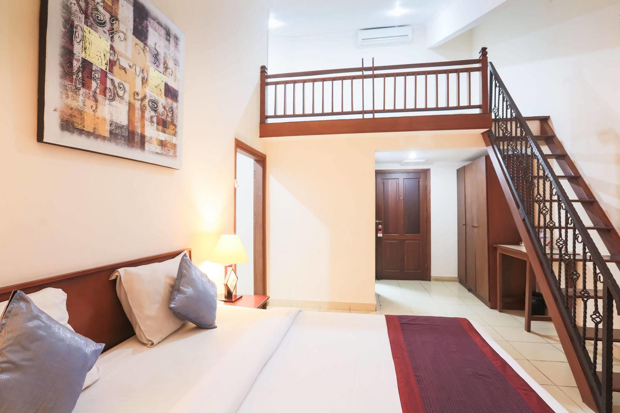 Wisma tamu Reddoorz @ Raya Kuta 2*