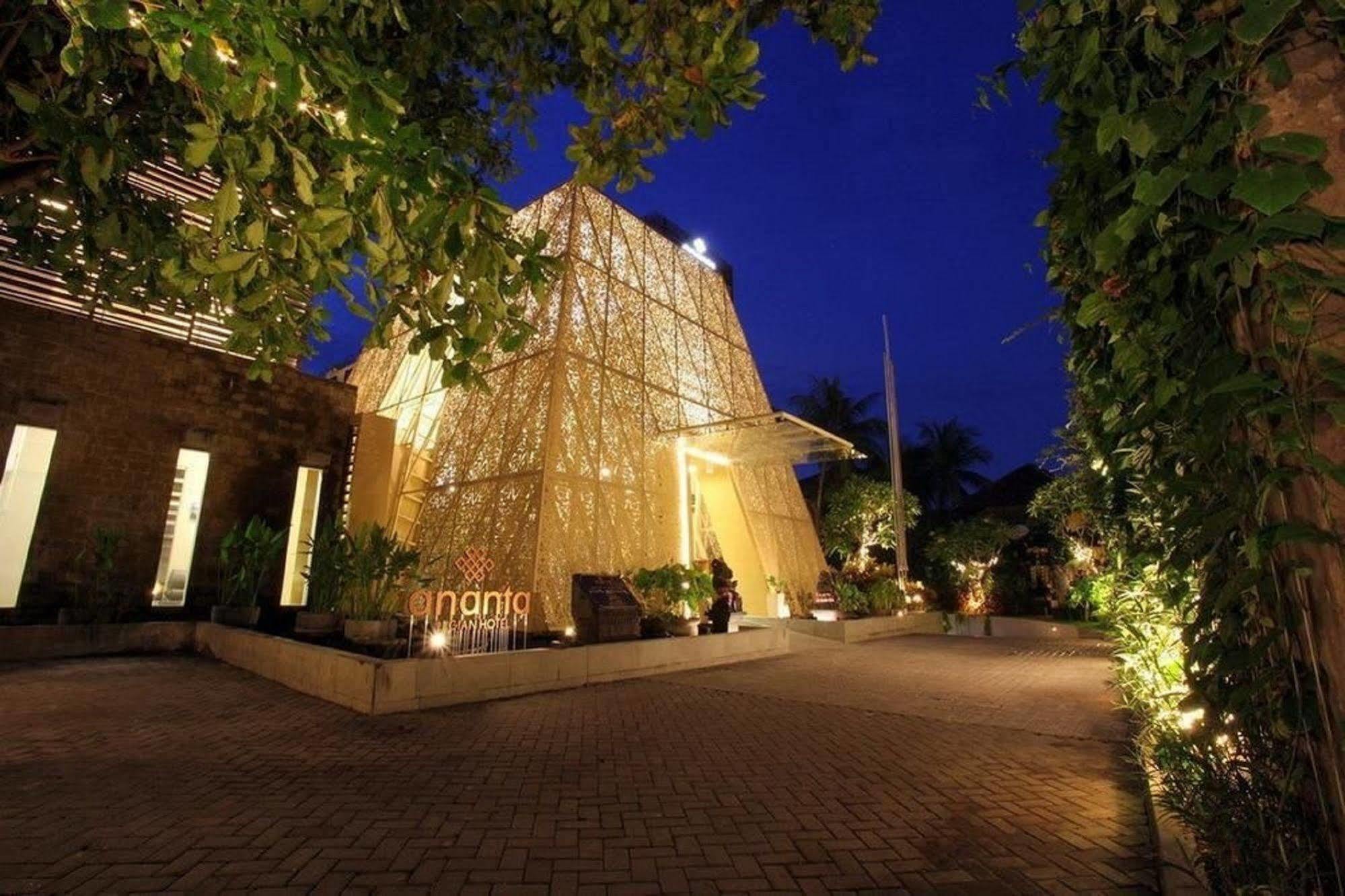Hotel Ananta