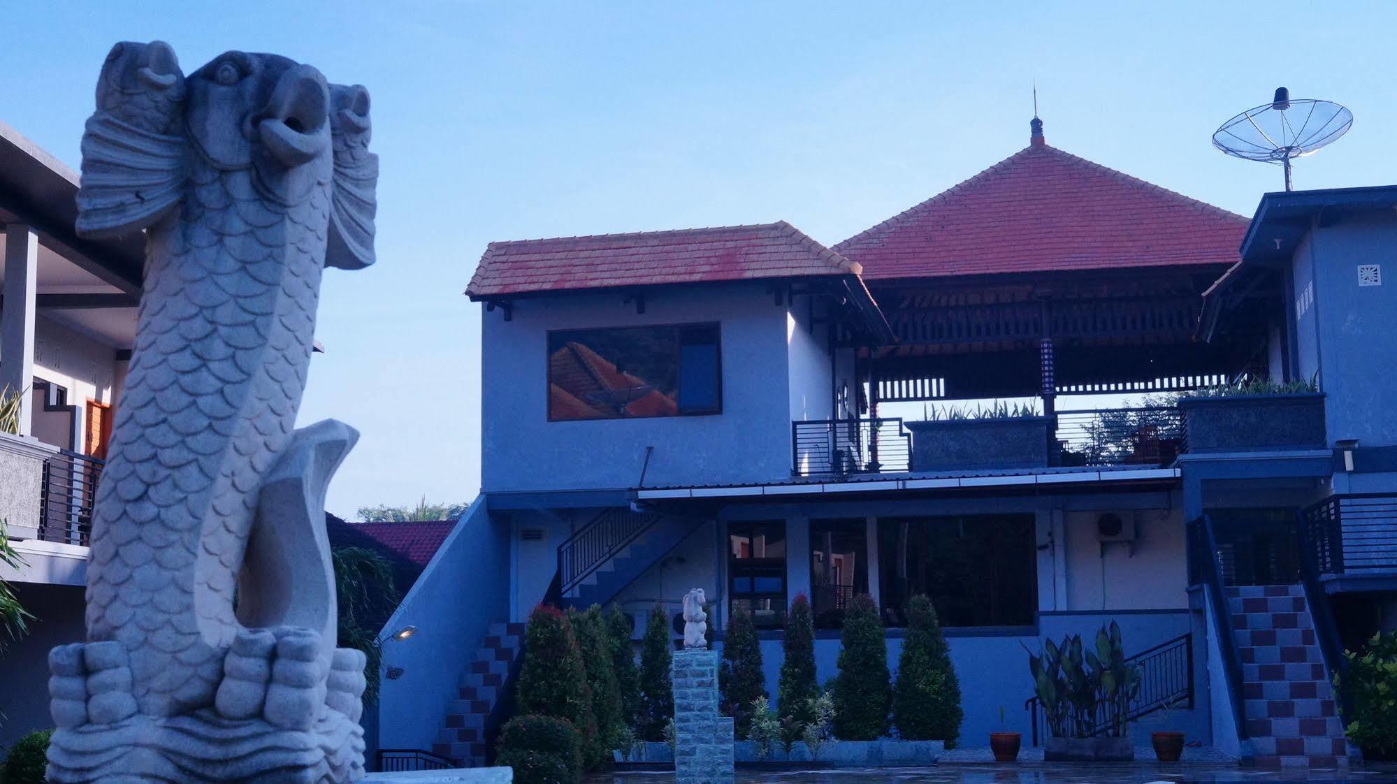 Hotel Antari 3*
