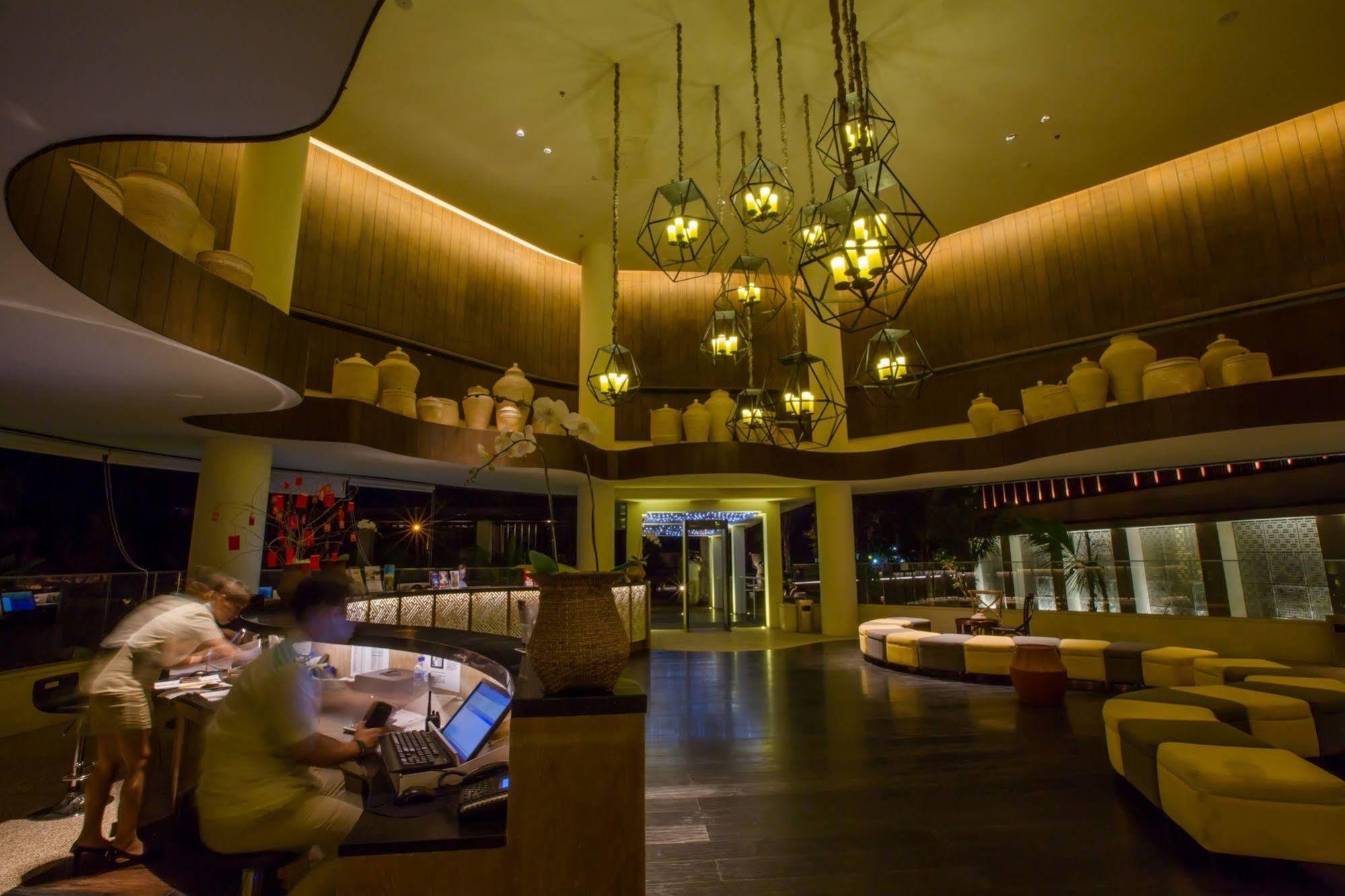 Bali Paragon Hotel 4*