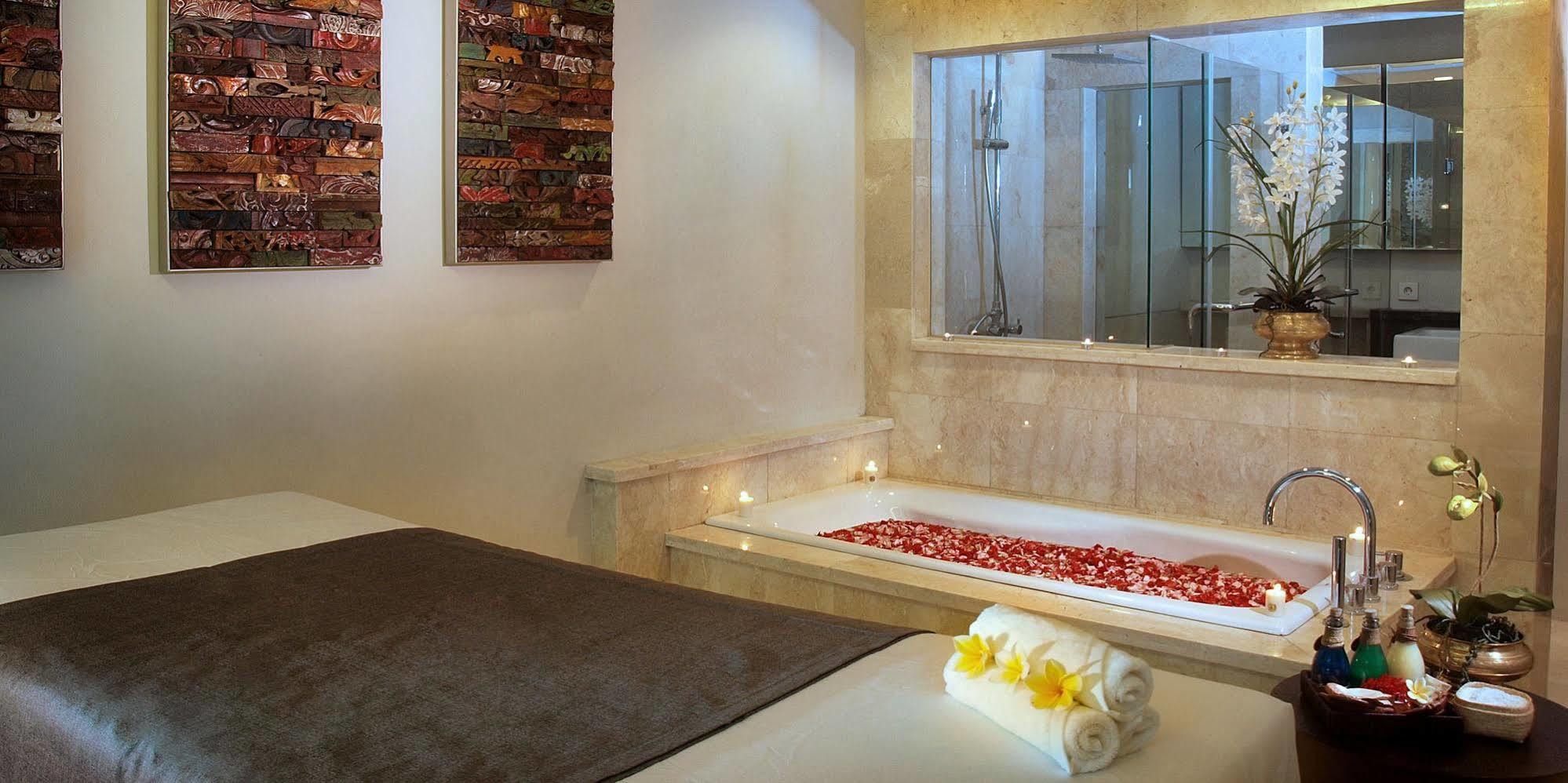 Royal Kamuela & At Monkey Forest (adults Only)