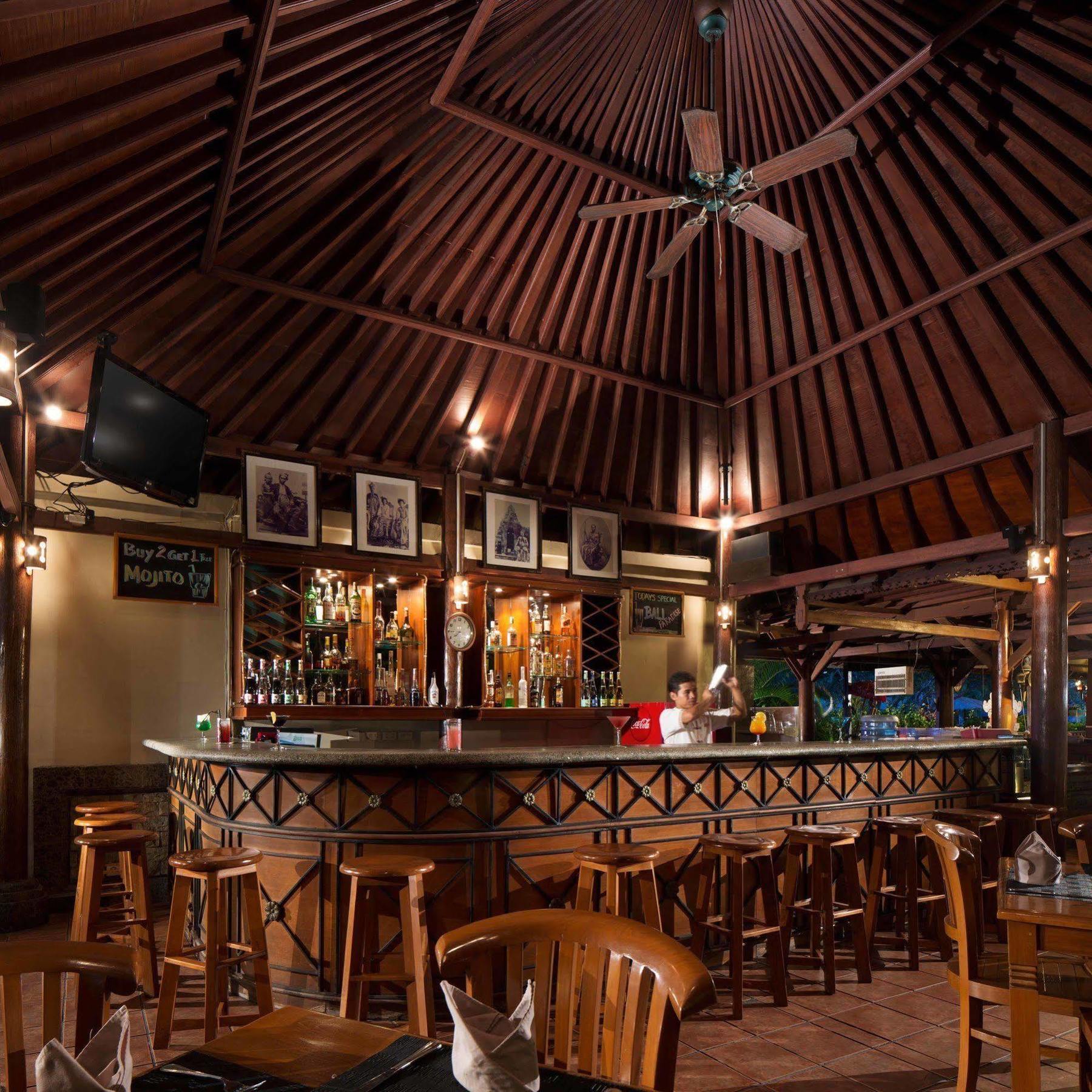 White Rose Kuta Resort, & Hotel 4*