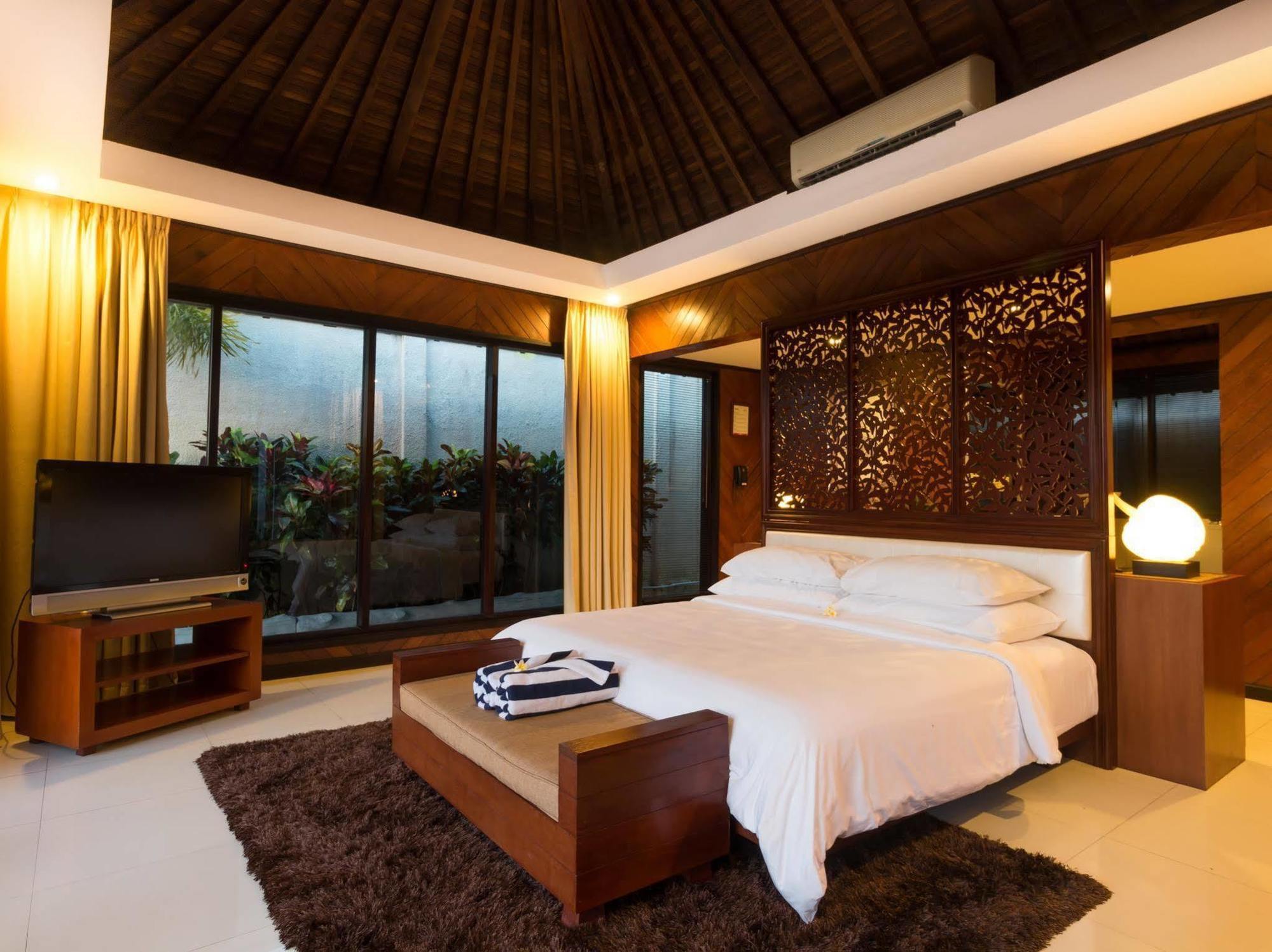 Airis Luxury And *