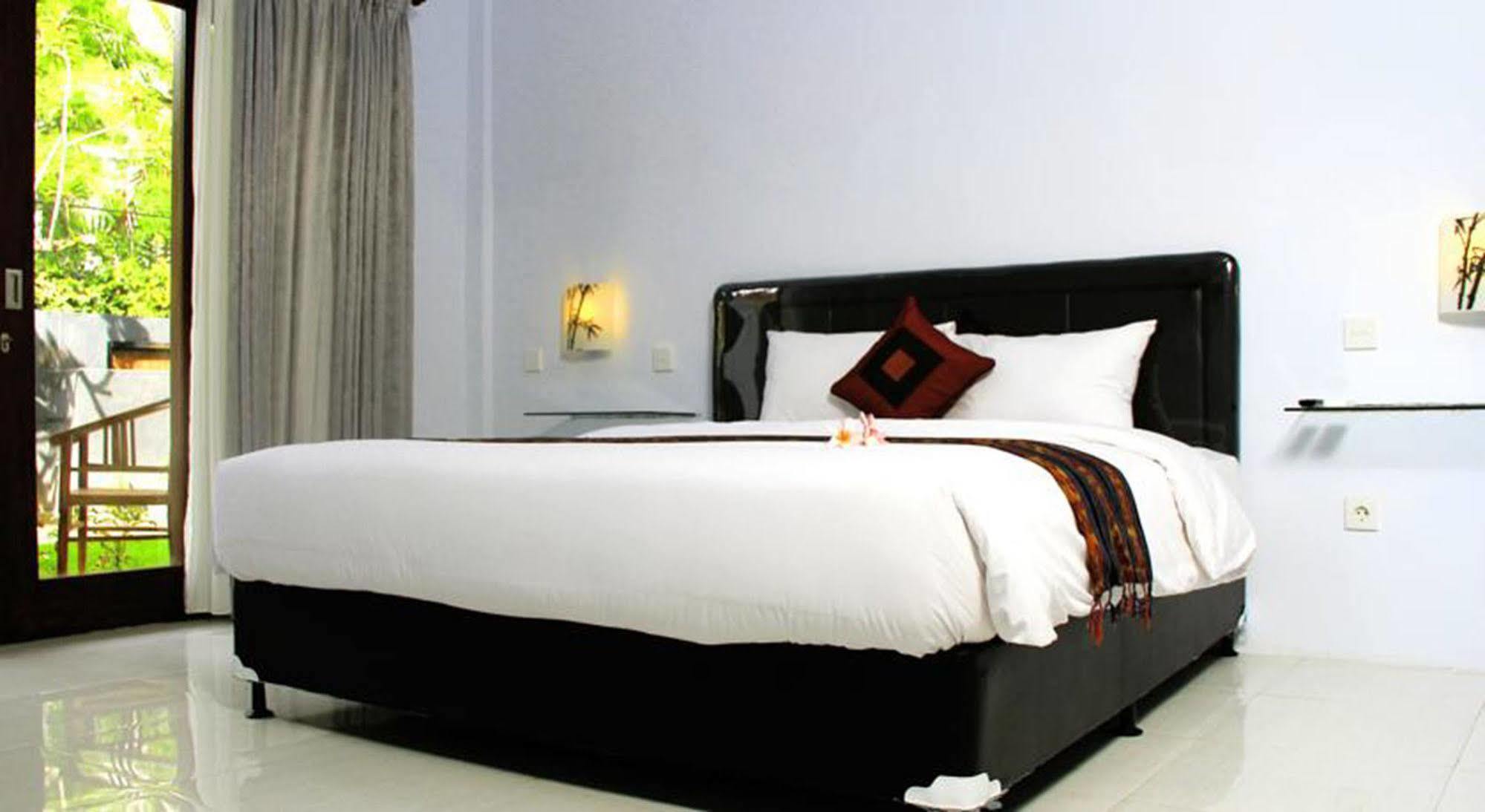 U House Seminyak Guest house 3*