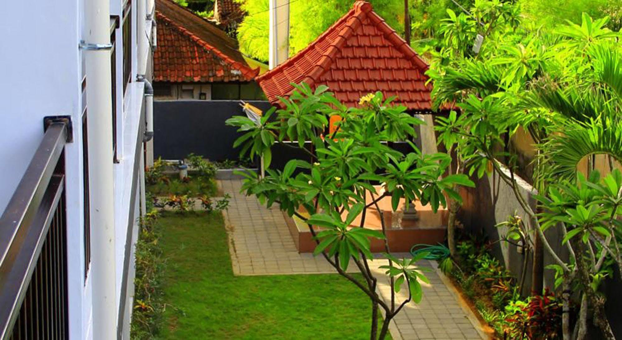 U House Seminyak Guest house 3*