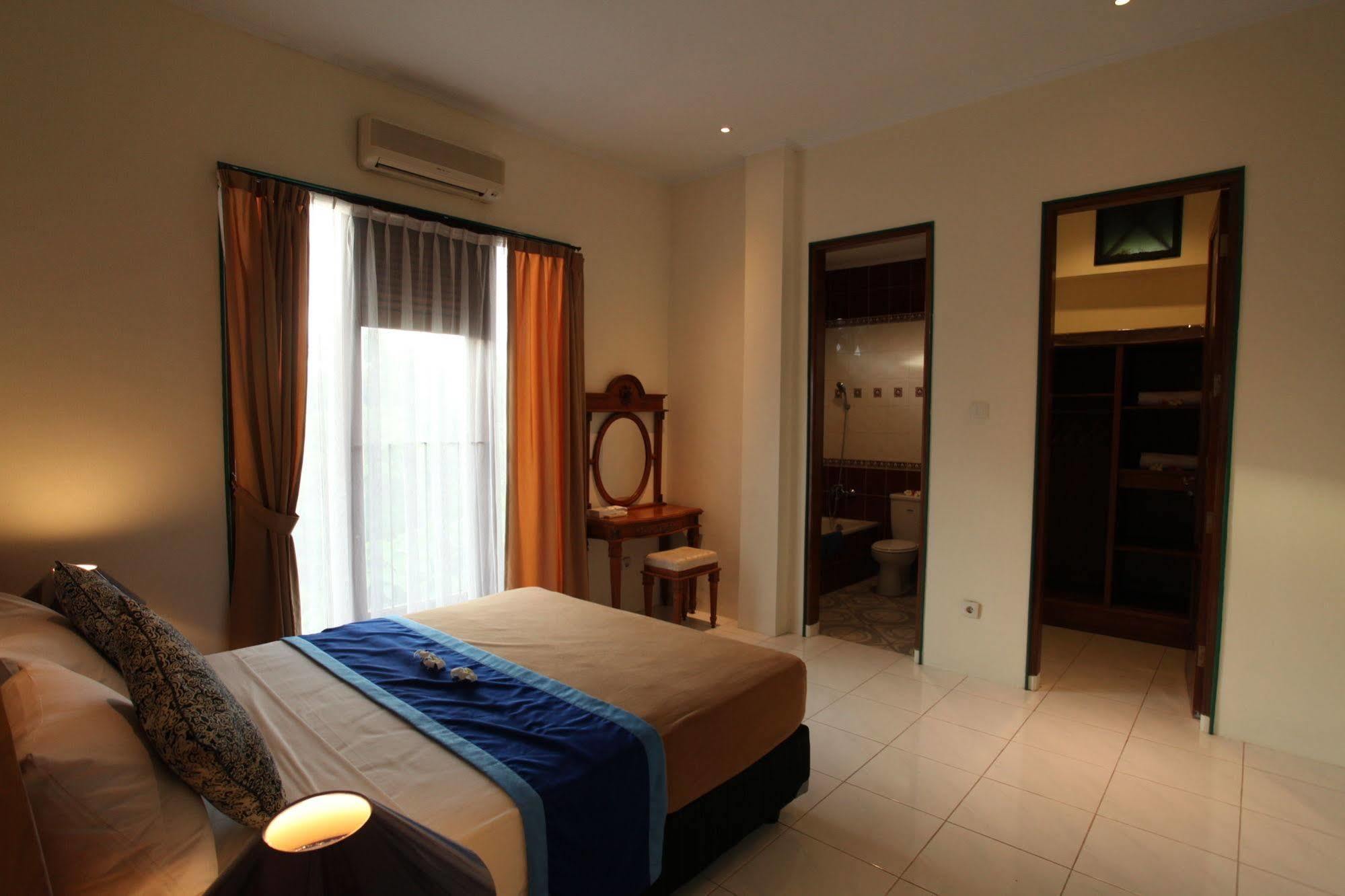 Seaview Hotel 3*
