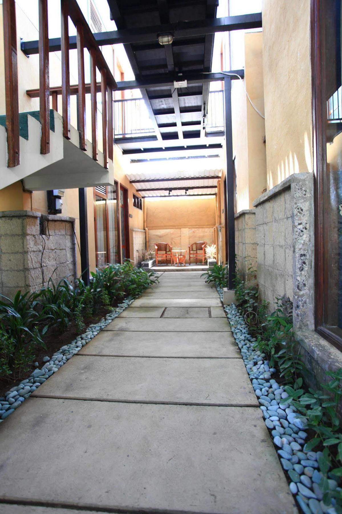 Seaview Hotel 3*