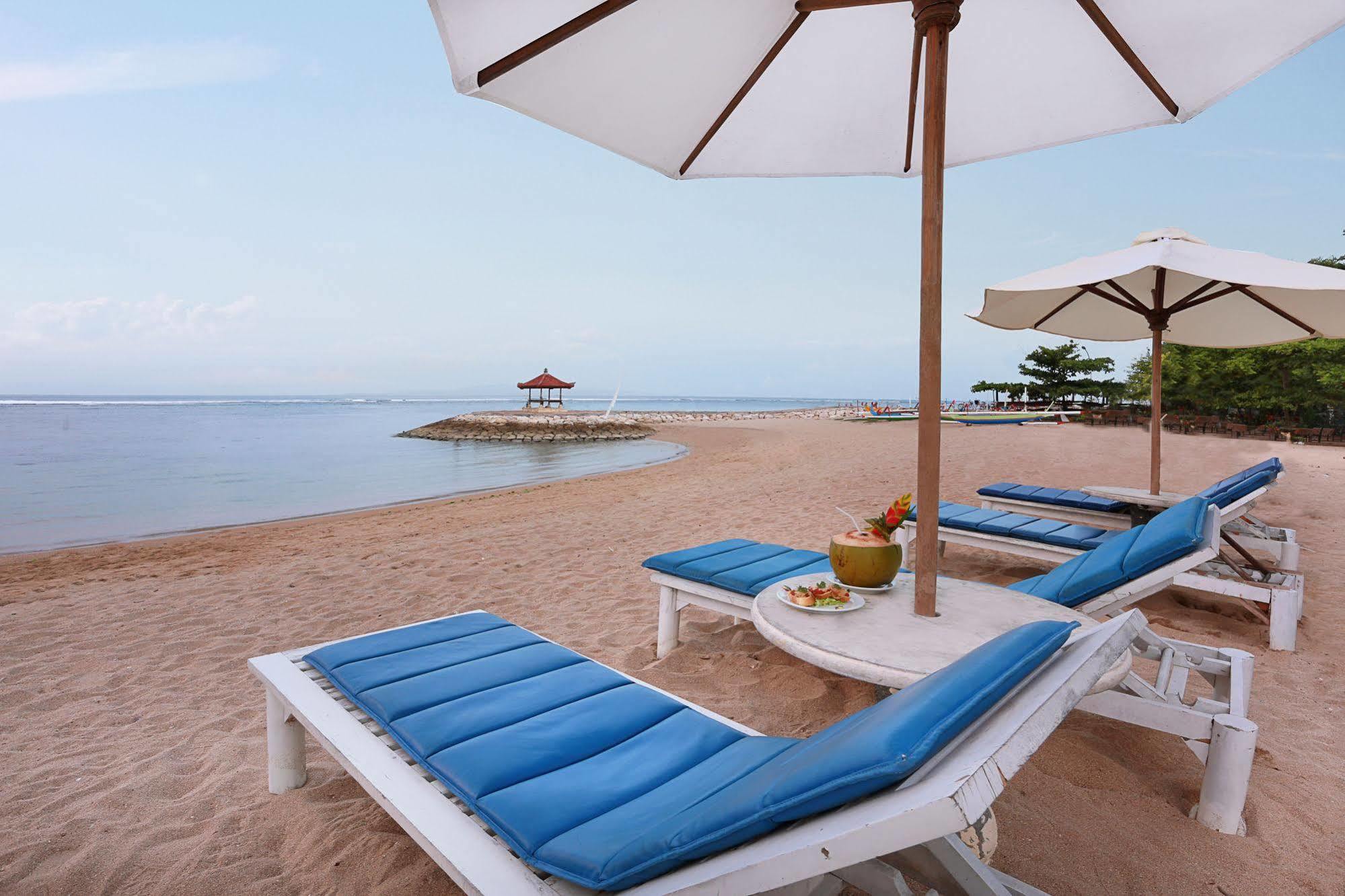 Respati Beach 3*