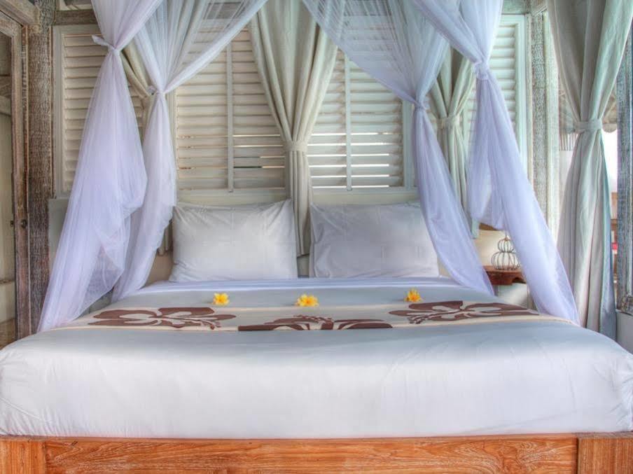 Villa Laksmana Hideaway 2 - Surrounded By Water- 2bd With Fantastic Pool!