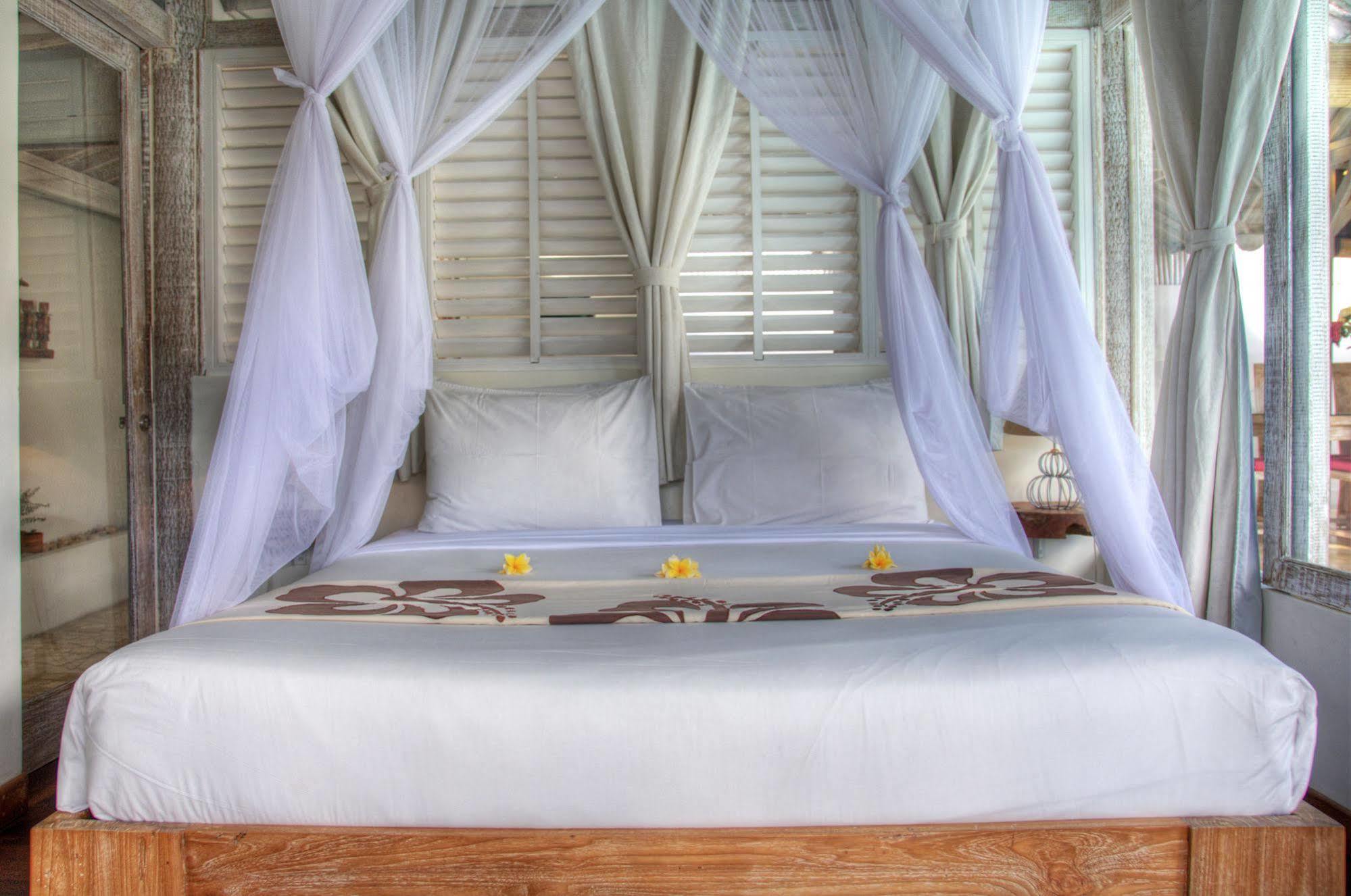 Laksmana Hideaway 2 - Surrounded By Water- 2bd With Fantastic Pool! Villa