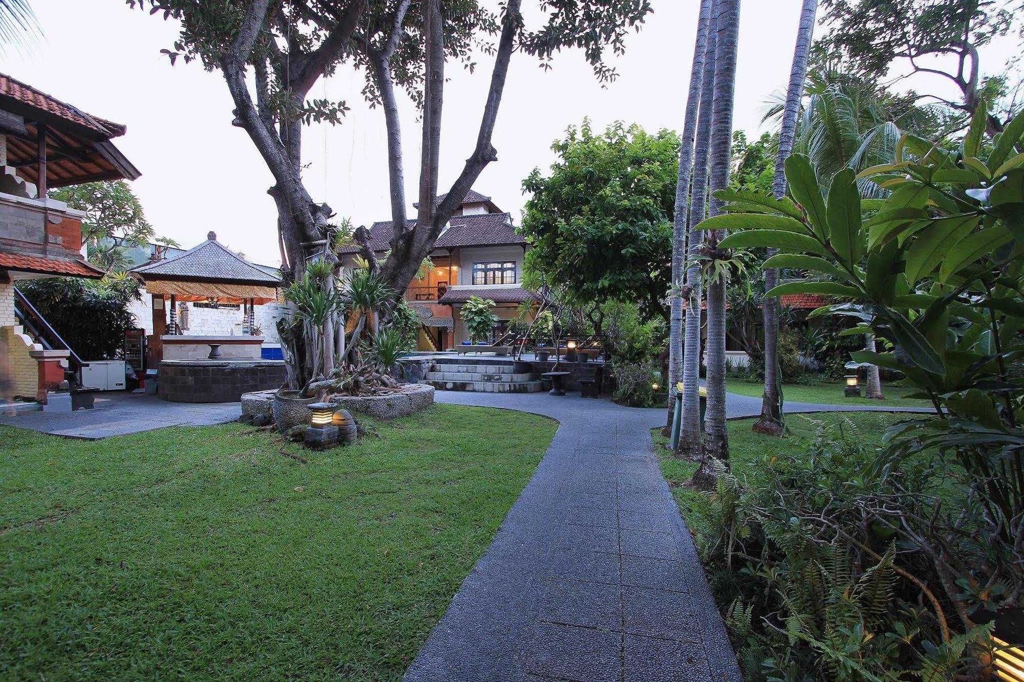 The Taman Ayu Seminyak (Bali)