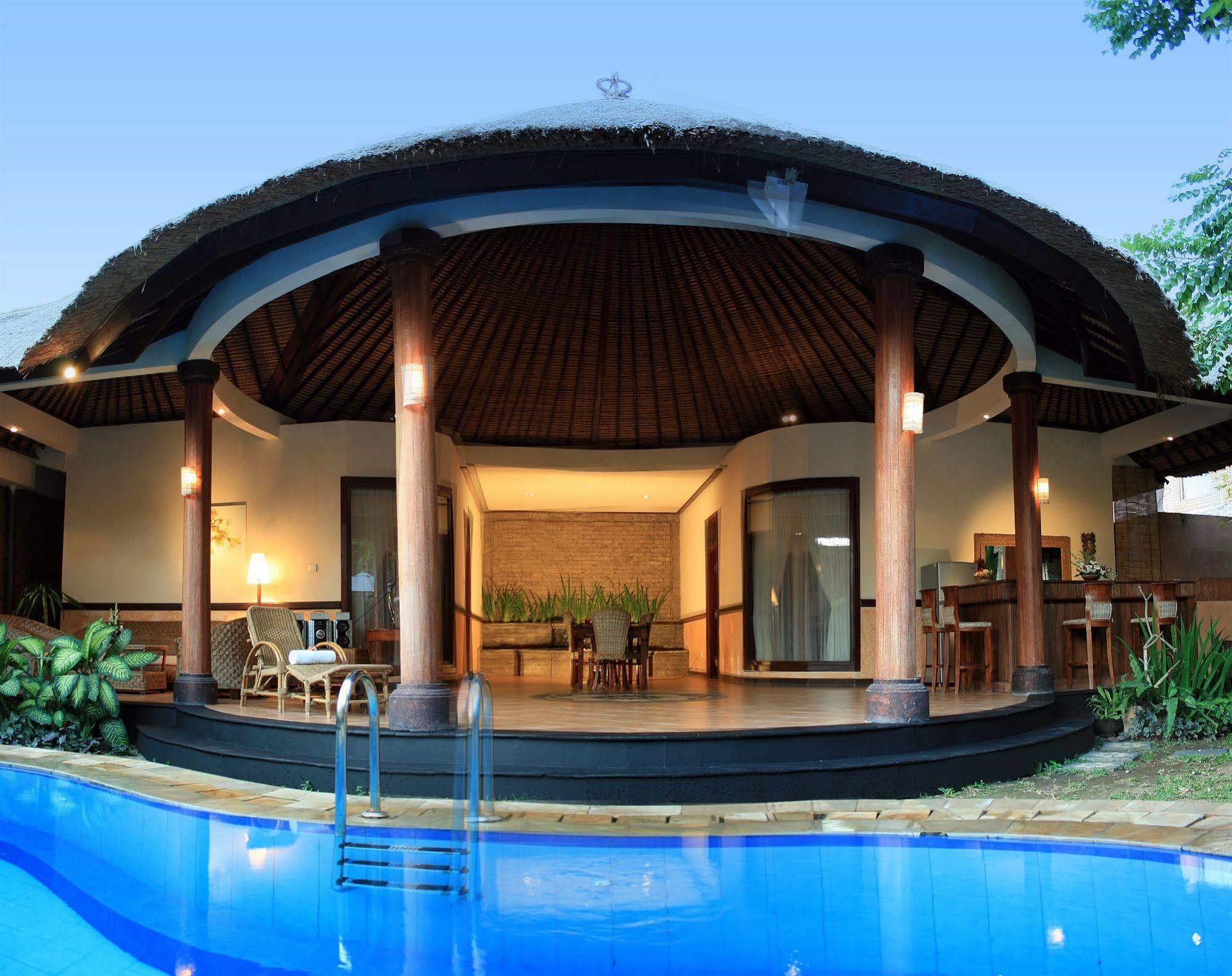 Hotel The Taman Ayu 4*