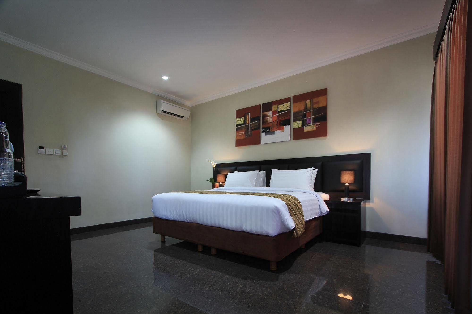 Hotel The Taman Ayu 4*