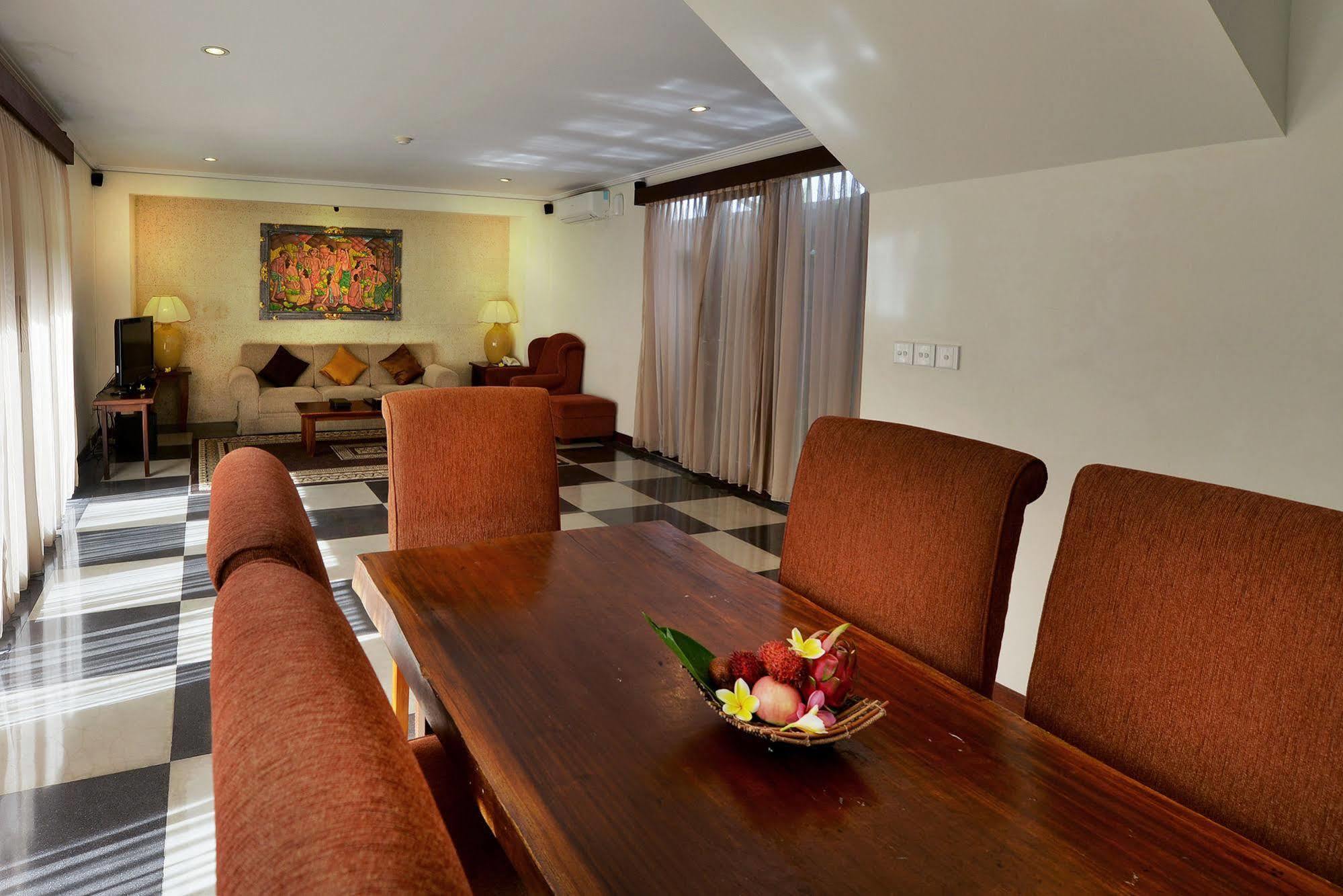 Villa The Khayangan Dreams Villa,