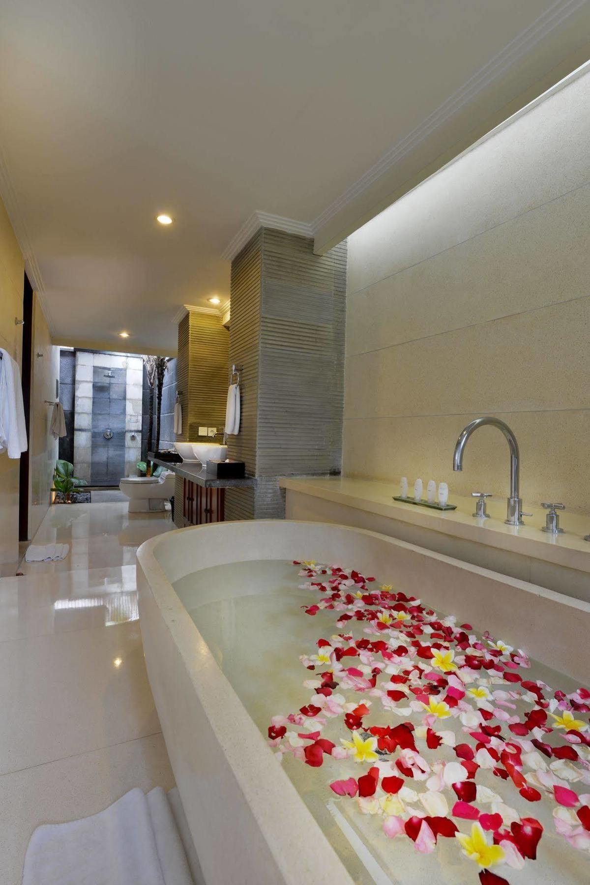 The Khayangan Dreams Villa, * Seminyak (Bali)