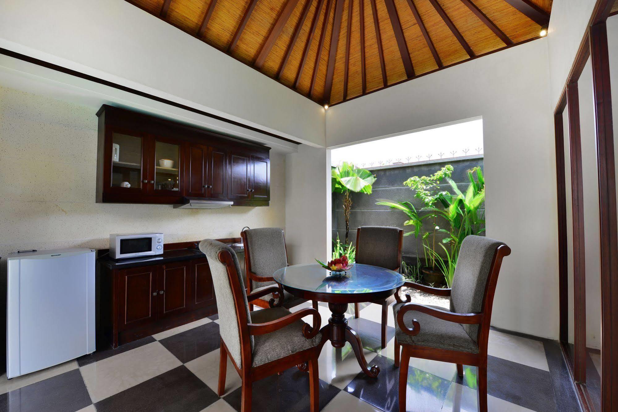 The Khayangan Dreams Villa, Villa
