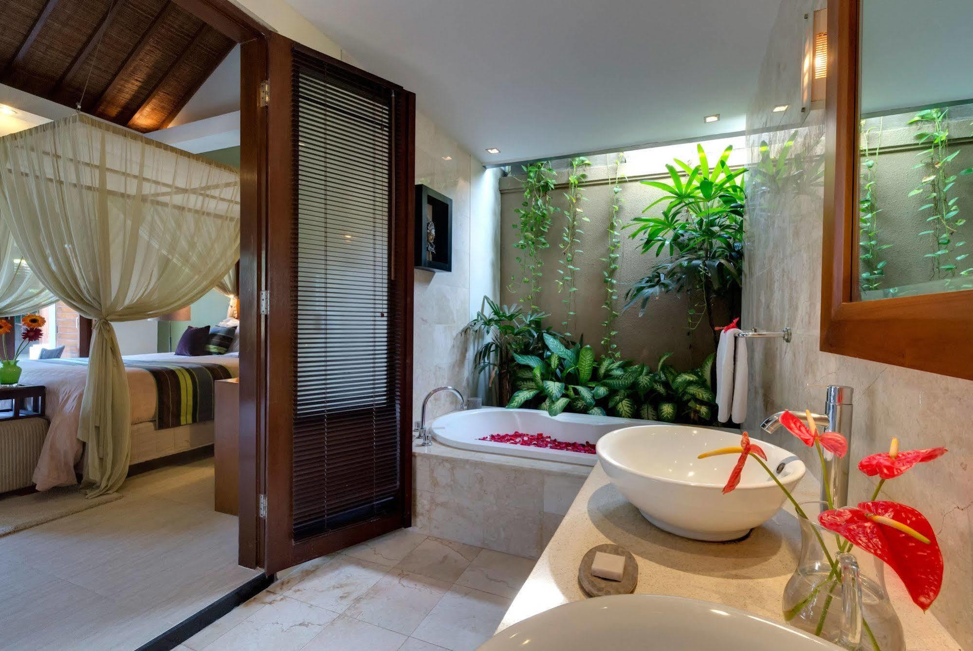 Lakshmi Hotel 5*