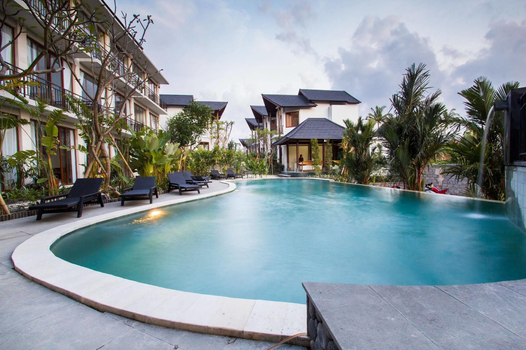 Hotel Bakung And 3*