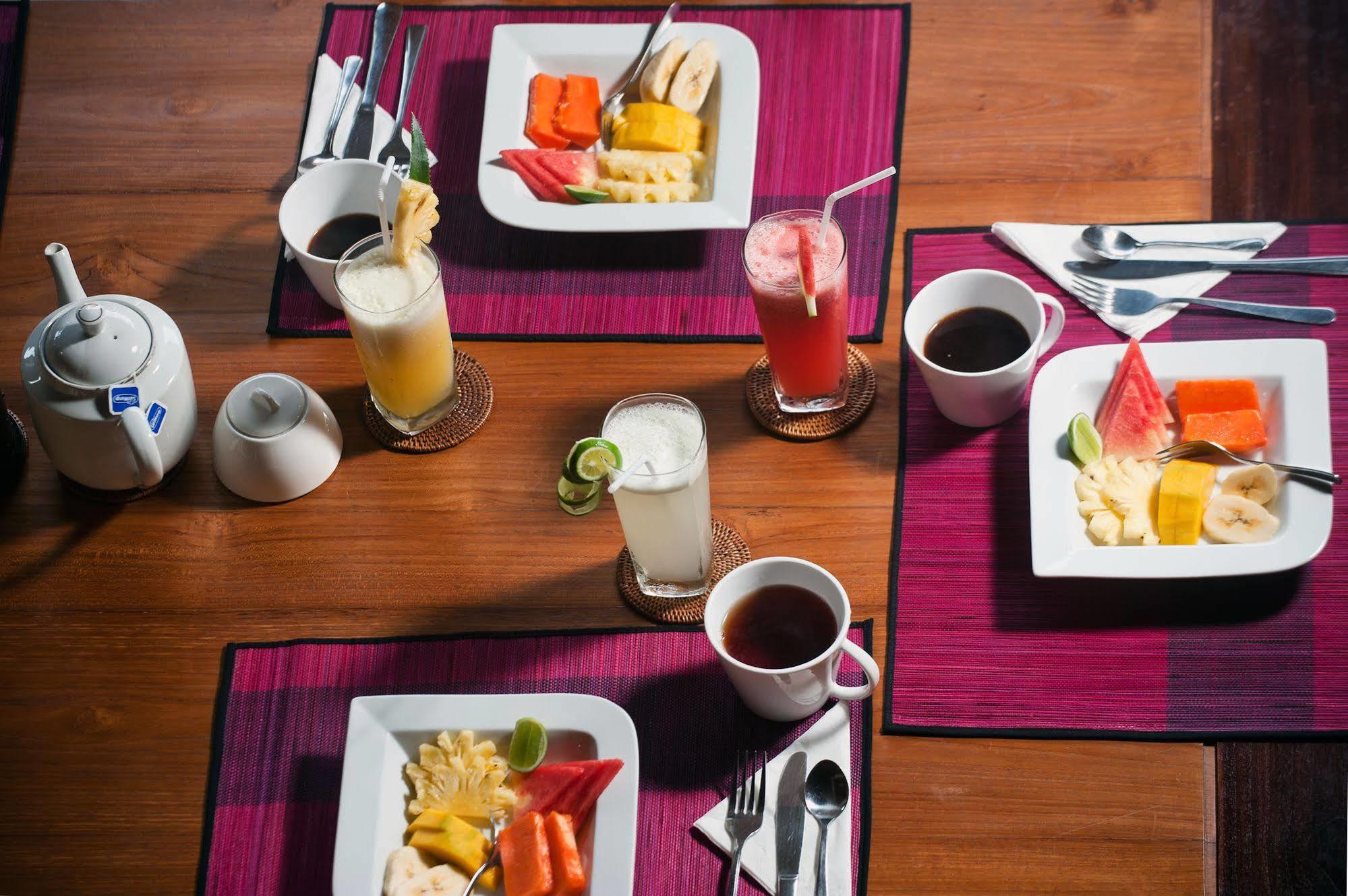 Teman Lovina (Bali)