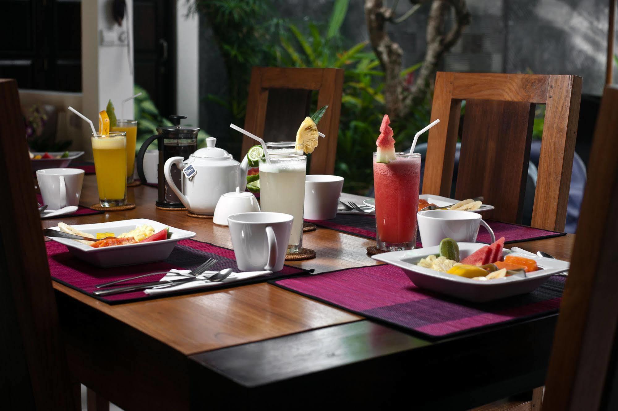 Villa Teman Lovina (Bali)