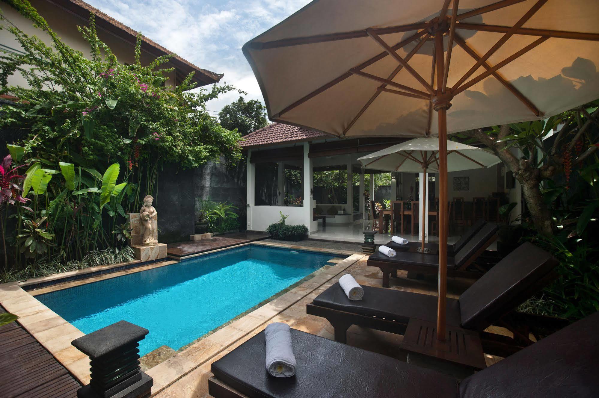 Teman Lovina (Bali)