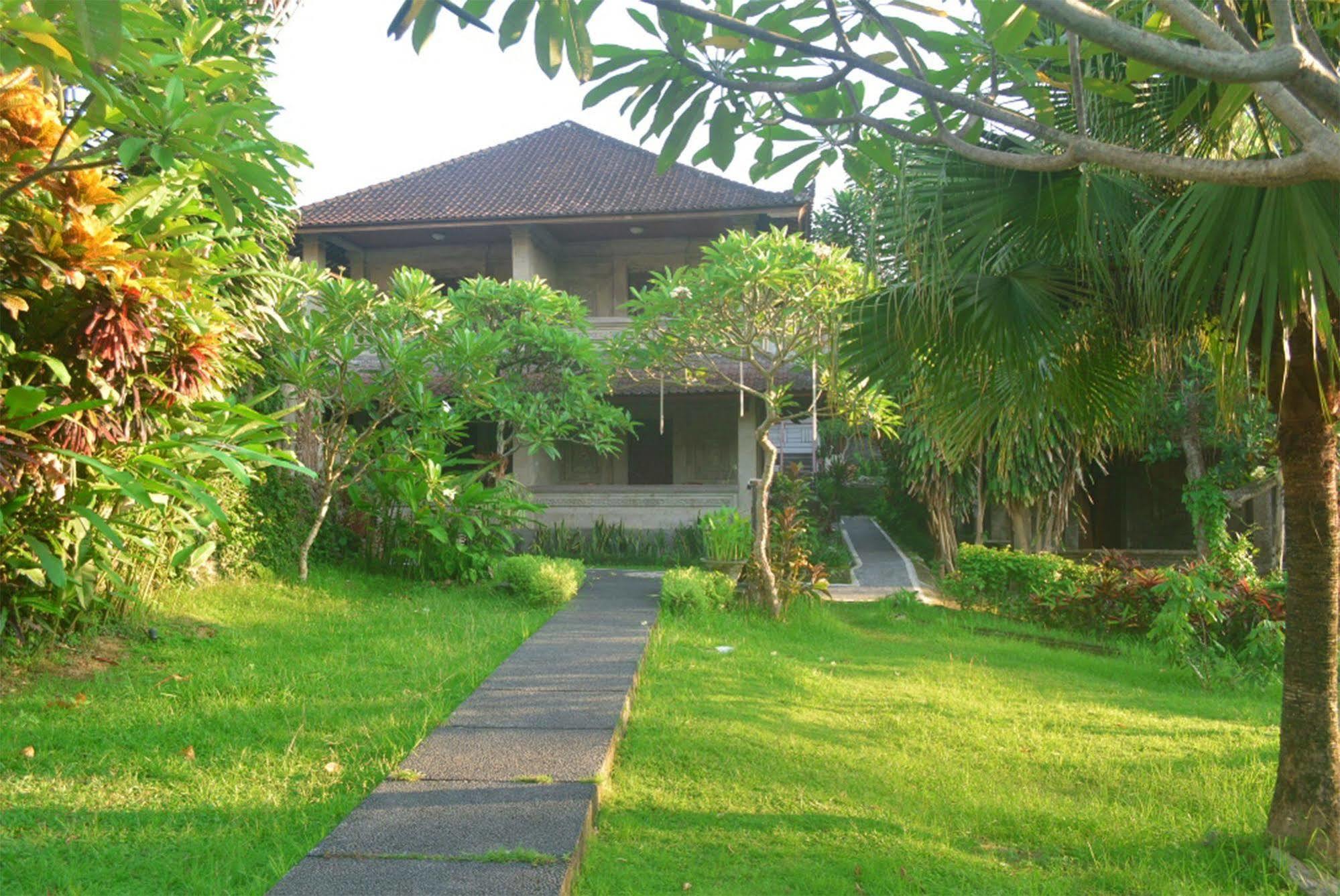 Guest house Puri Padi 3*