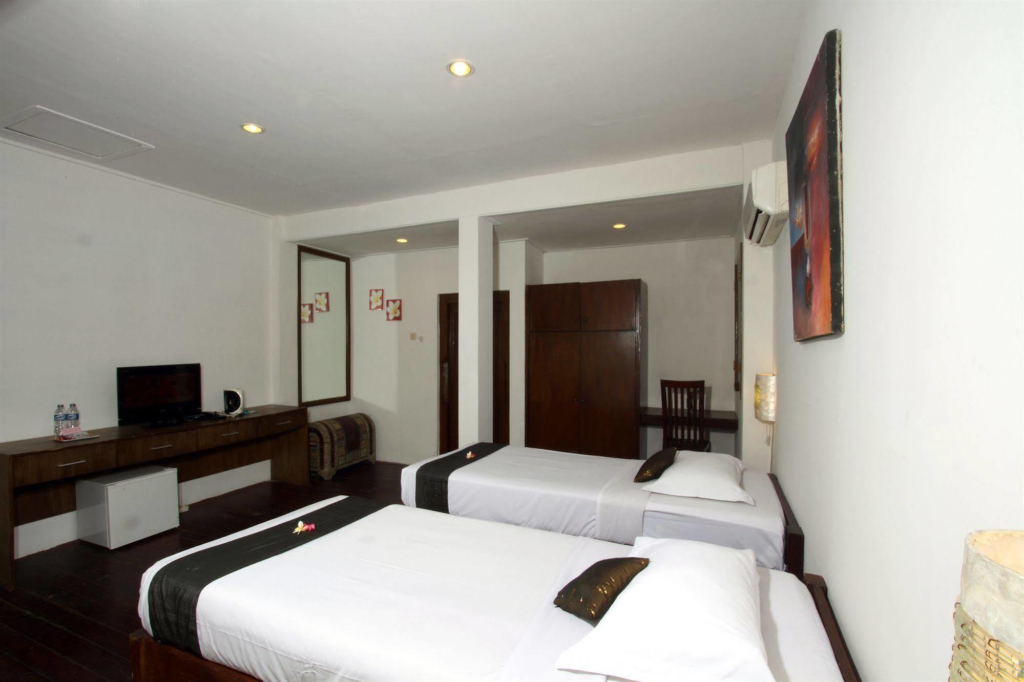 The Village Hotel 3*