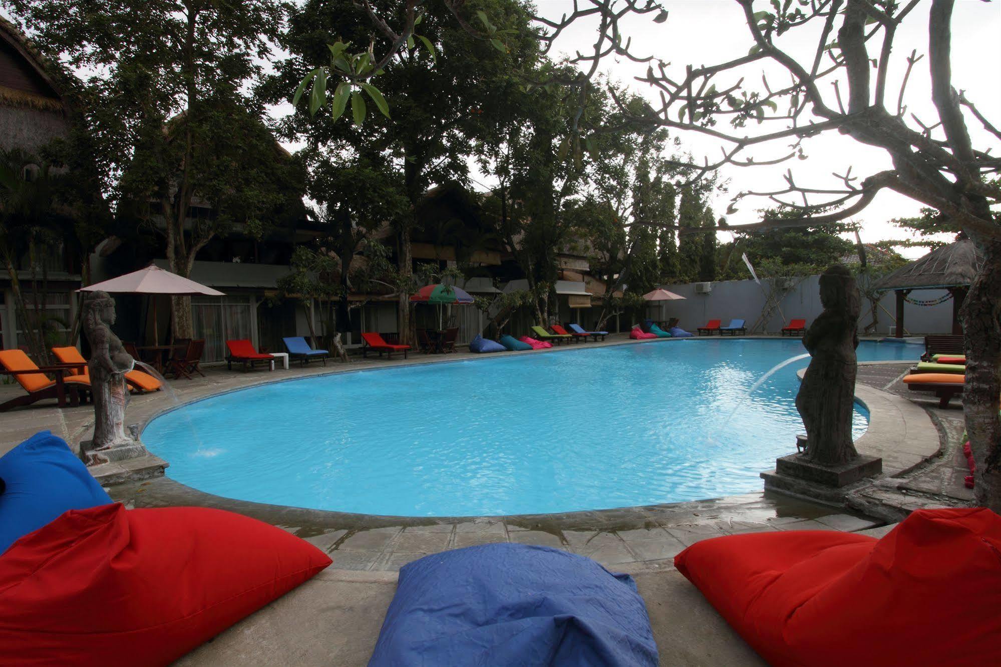 Hotel The Village 3*