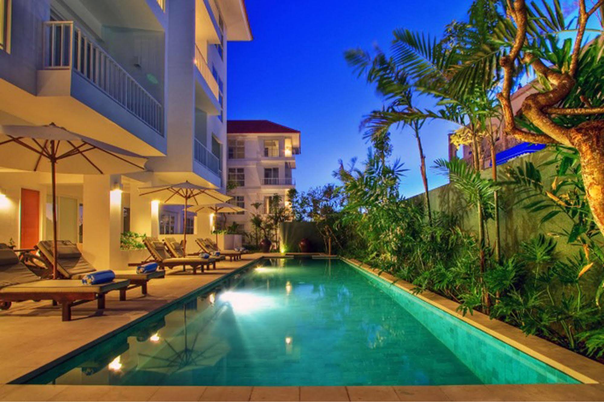 Sunset And Condotel 2*