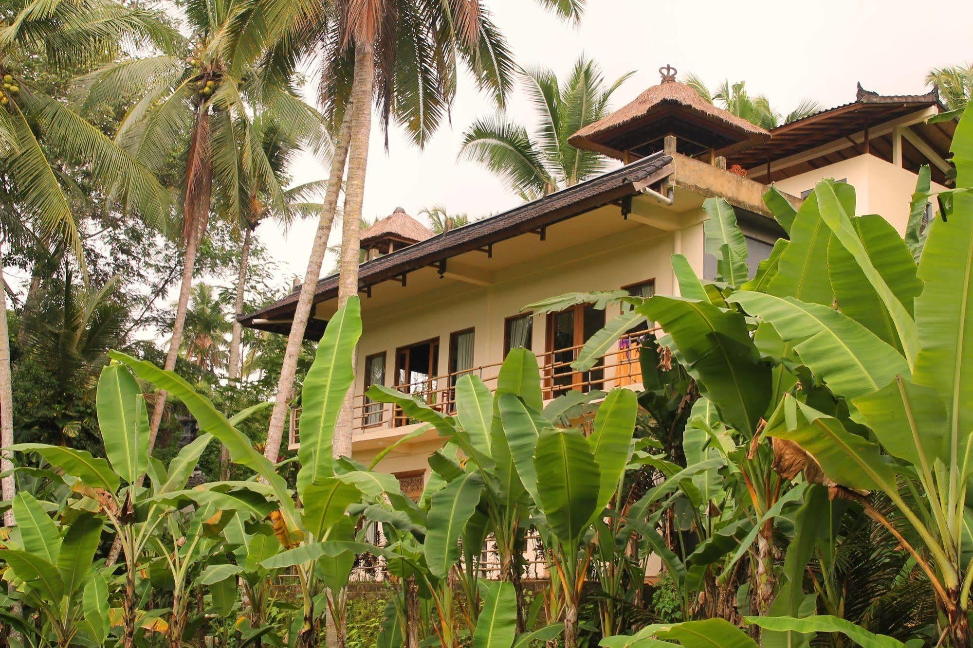 Uma Kama Villa *