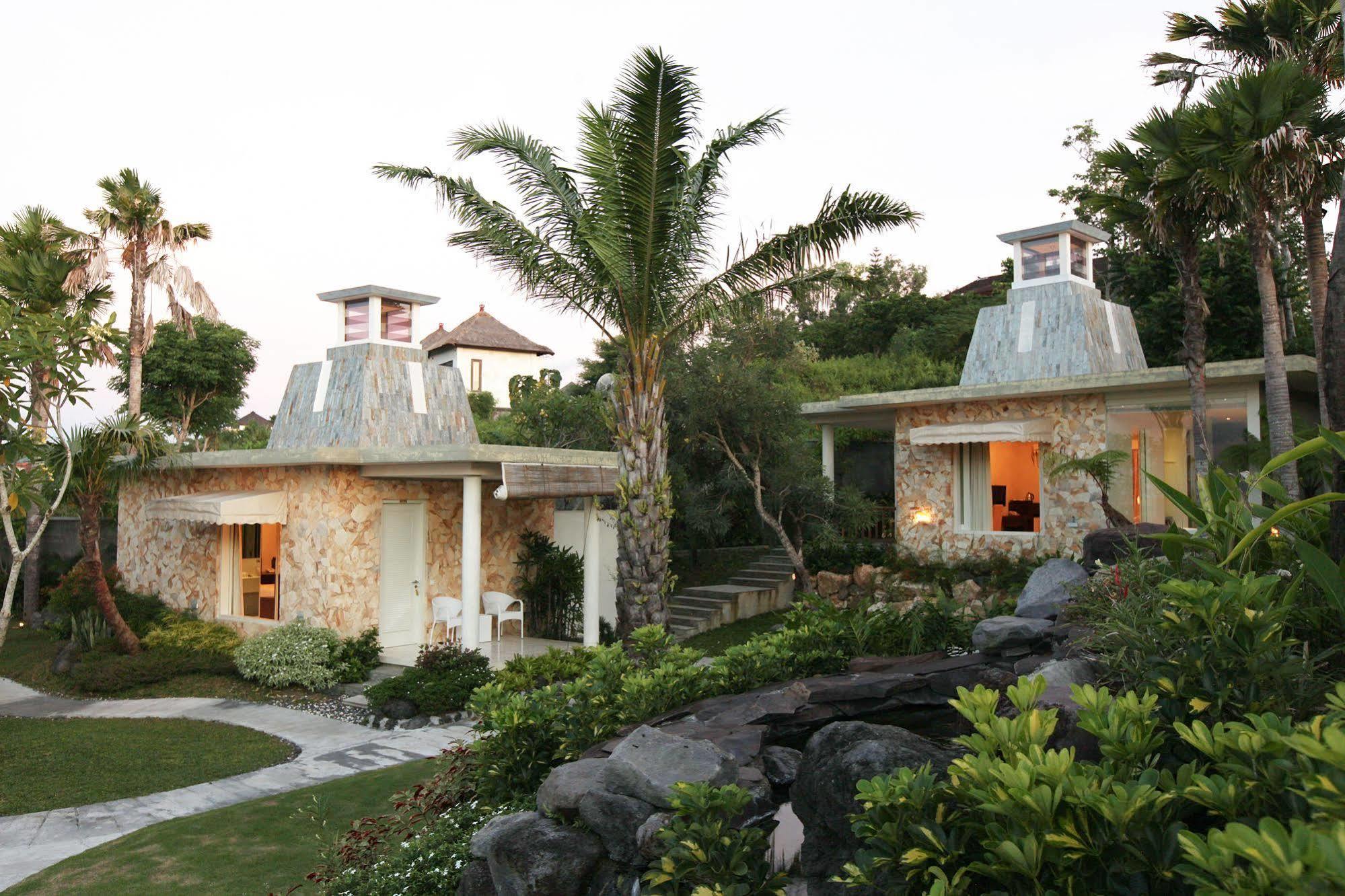 Noah And Chapel * Jimbaran (Bali)