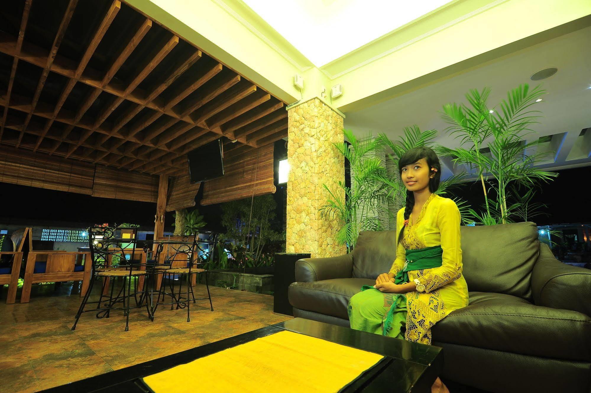 Alron Kuta Hotel 4*