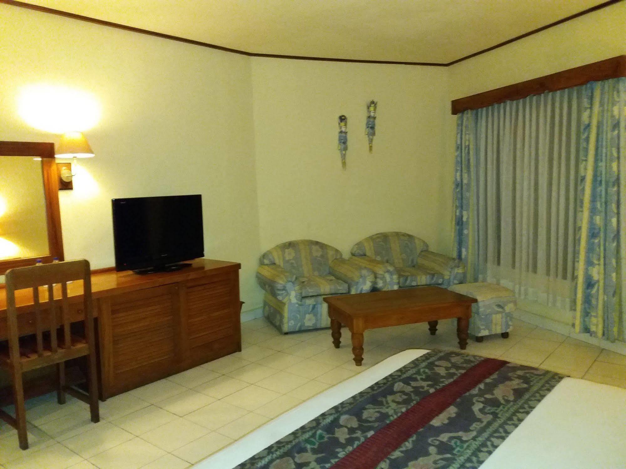 Resort Sari Segara & 3*
