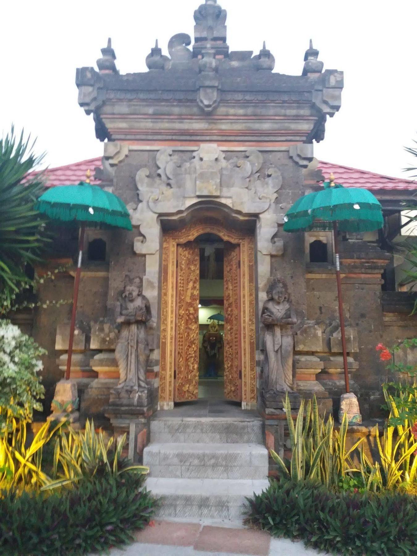 Resort Sari Segara & 3*