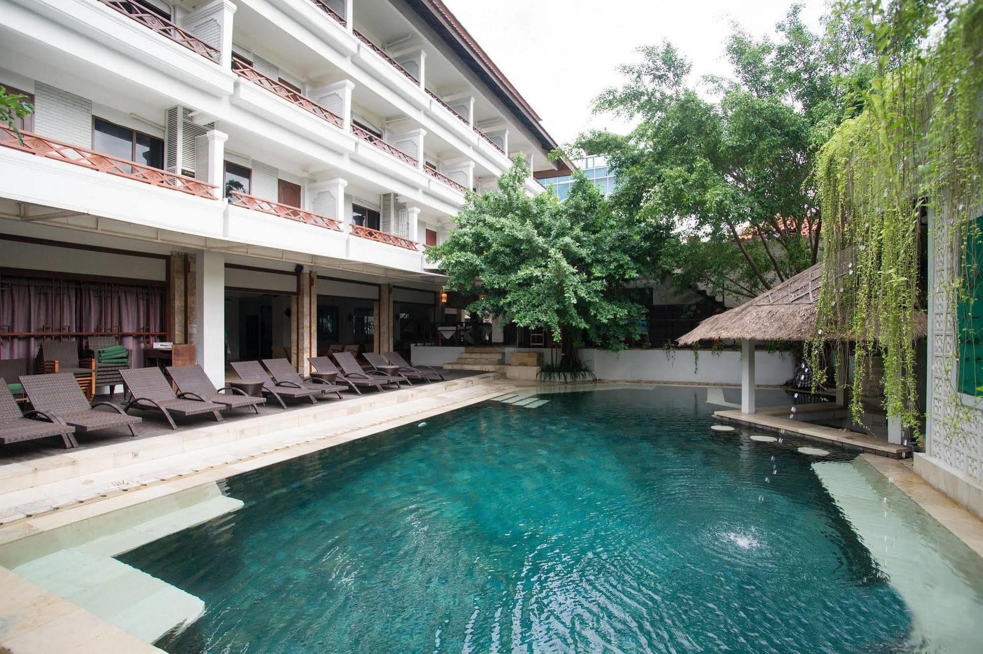 Kuta One Party Hotel
