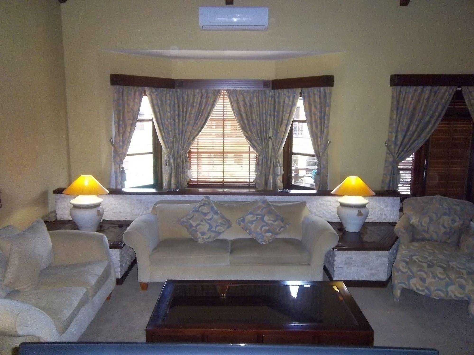 Apel Holiday park 3*