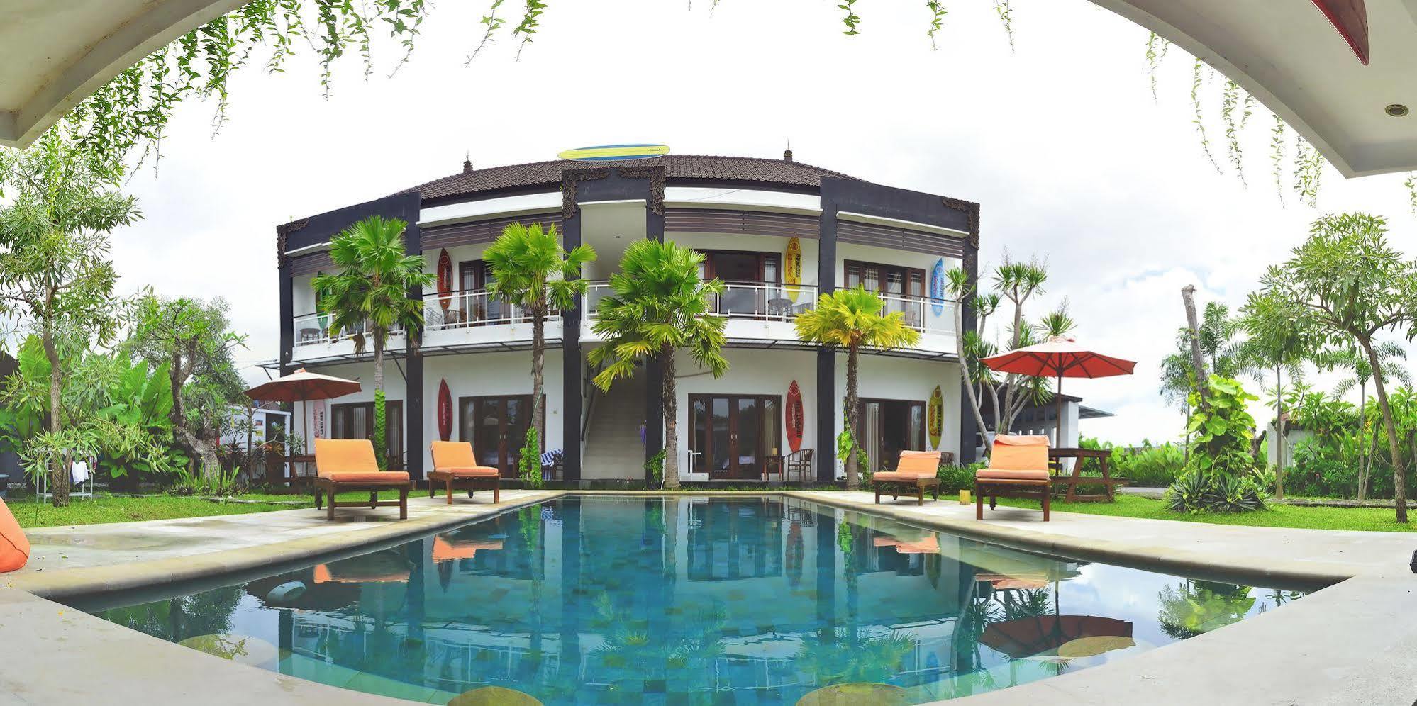 Premier Surf Camp 3*